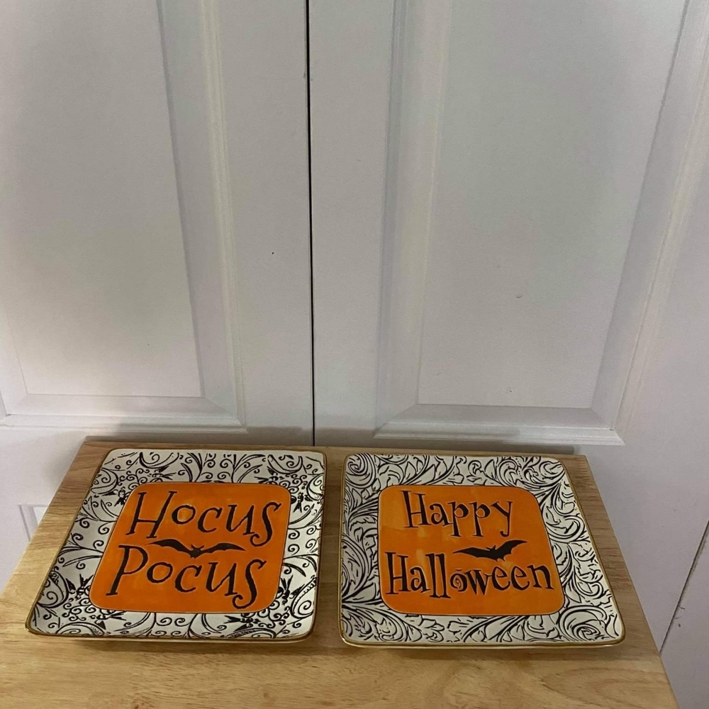Hocus pocus/ happy Halloween plates hallowee…